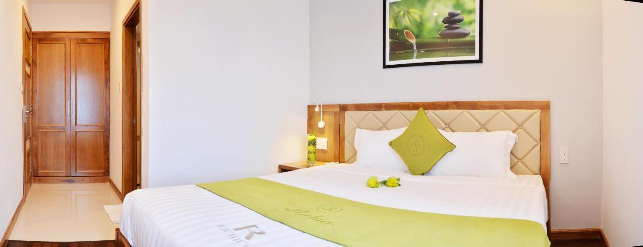 Richico Garden Beach Hotel Da Nang Buitenkant foto